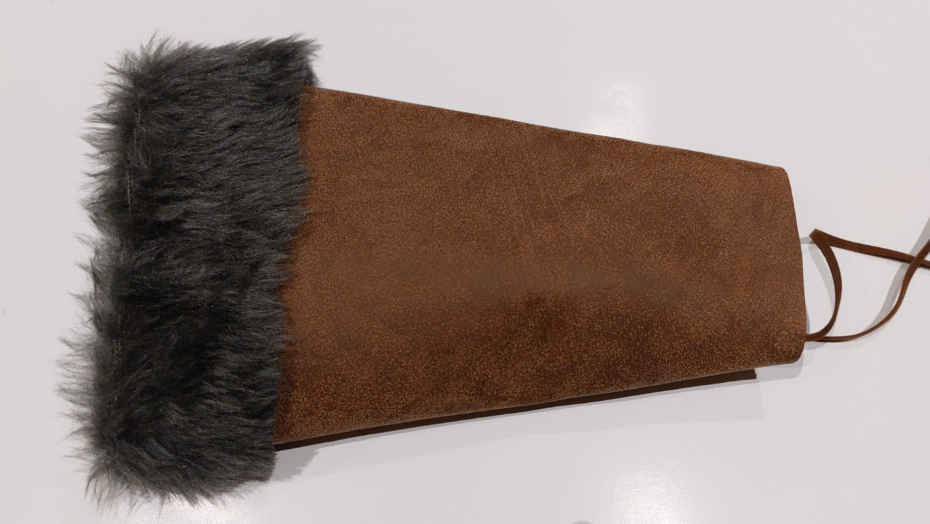 Base of the bracer