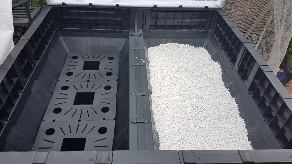 Perlite in the reservoir